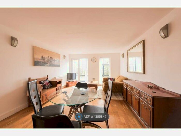 3 Bedroom Flat To Rent In Manbey Park Road, London, E15