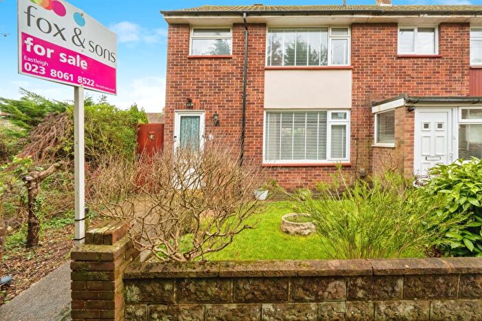 3 Bedroom End Of Terrace House For Sale In Passfield Close, Eastleigh, SO50