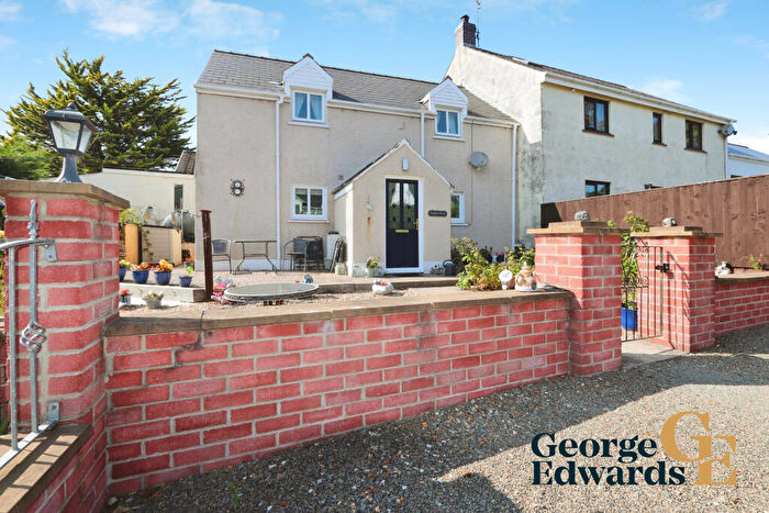 3 Bedroom Semi-Detached House To Rent In Dwrbach Fishguard, SA65