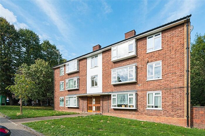 2 Bedroom Flat For Sale In Buttermere Drive, London, SW15
