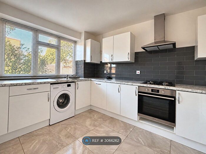 2 Bedroom Flat To Rent In Coram House, London, W4