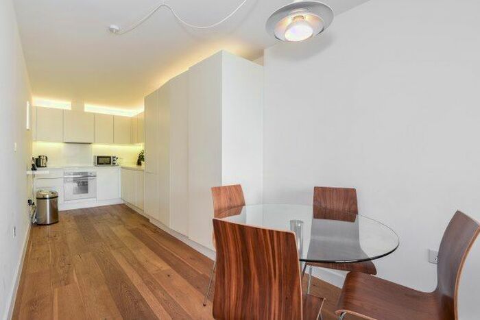 2 Bedroom Flat To Rent In - Topham Street, London, EC1R
