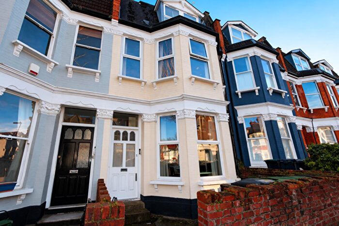 1 Bedroom Flat To Rent In Hampden Road, Hornsey, N8