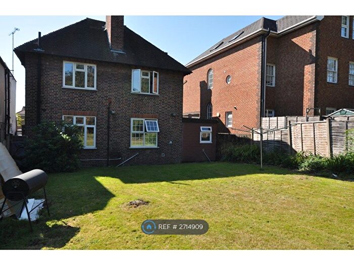 5 Bedroom Detached House To Rent In Finchley Lane, London, NW4