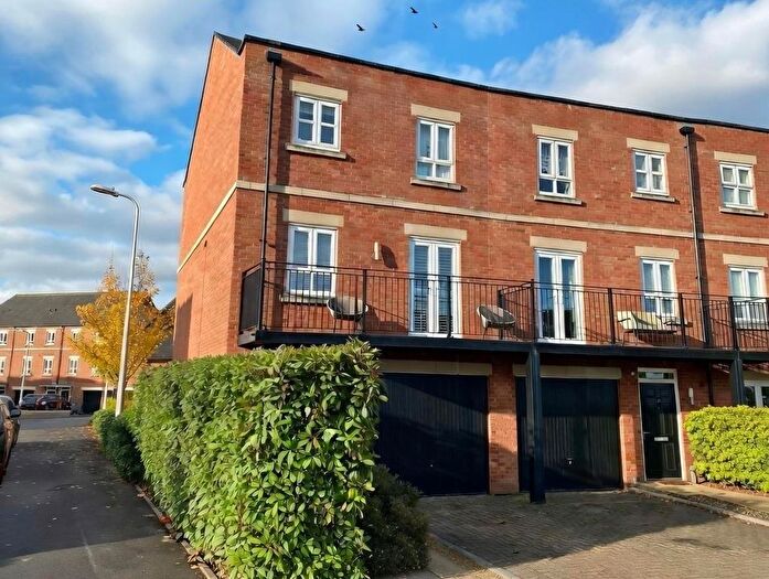 4 Bedroom Town House For Sale In Cogent Crescent, Newbury, RG14