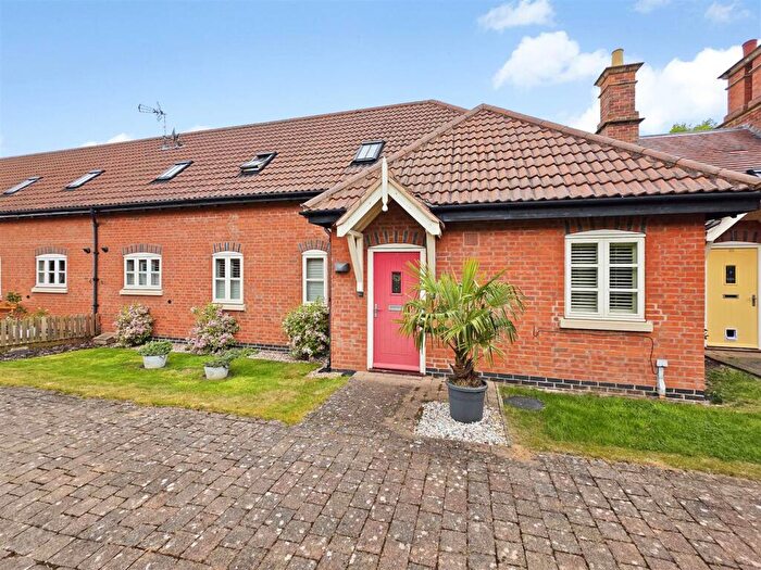 3 Bedroom House For Sale In Manor Walk, Epperstone, Nottingham, NG14
