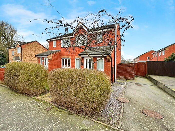 3 Bedroom Semi Detached House For Sale In Ambleside Way, Leicester, LE2