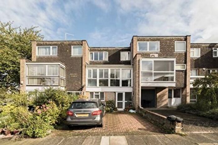 4 Bedroom Terraced House For Sale In Templewood, West Ealing, W13