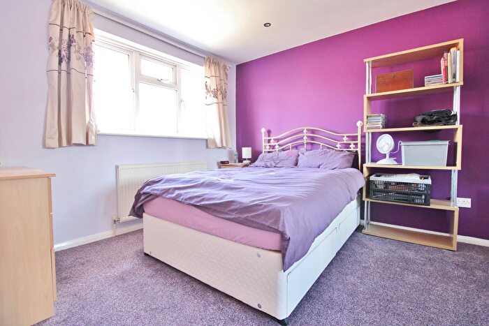3 Bedroom Link Detached House For Sale In Kestrel Close, Stubbington, PO14