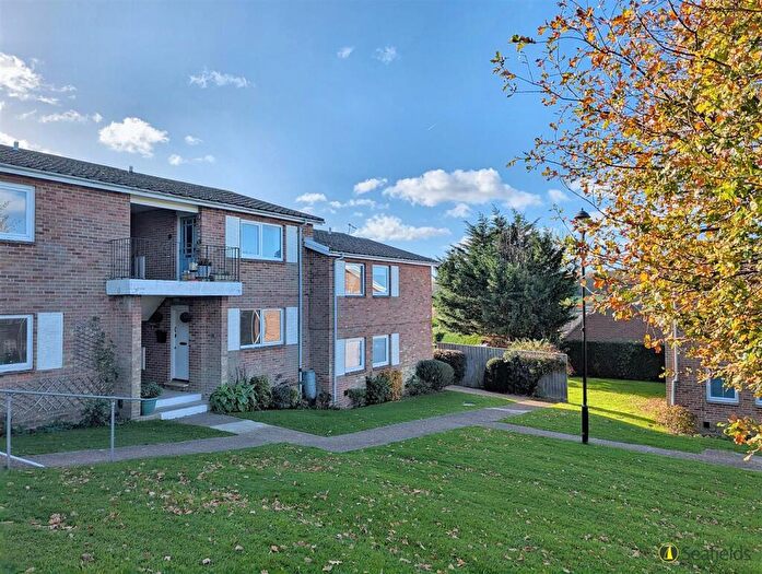 2 Bedroom Flat For Sale In High Salterns, Seaview, PO34