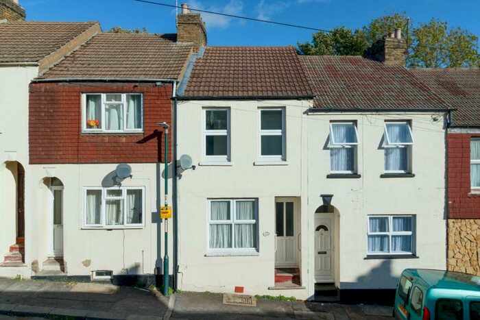 2 Bedroom Terraced House To Rent In Melbourne Road, Chatham, ME4