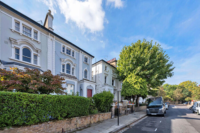 2 Bedroom Apartment For Sale In Abbots Place, West Hampstead, NW6