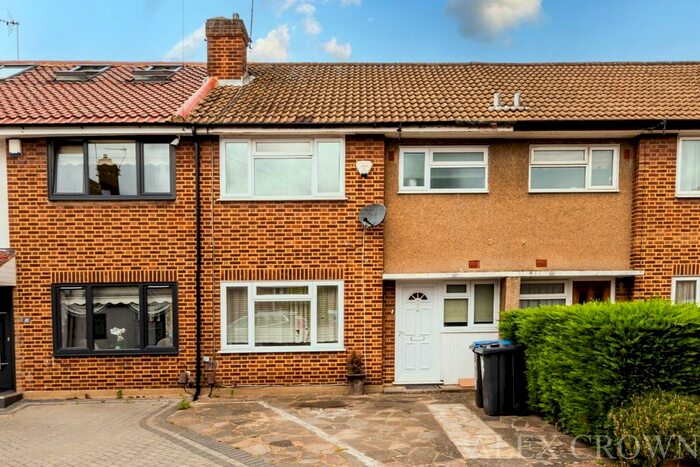 4 Bedroom Terraced House To Rent In Firs Park Gardens, London, N21