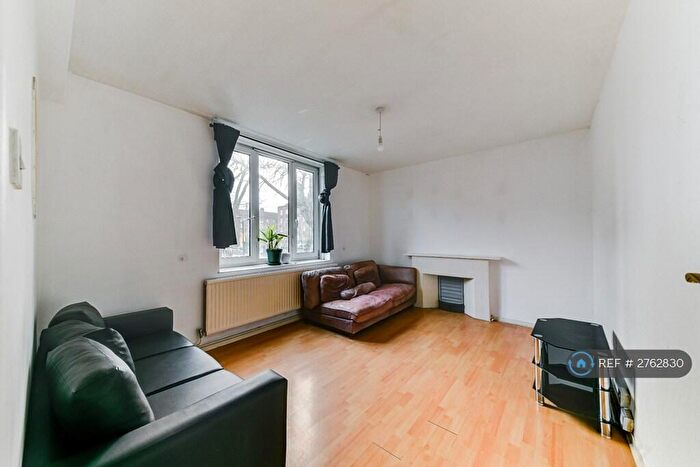 3 Bedroom Flat To Rent In Warwick Grove, London, E5