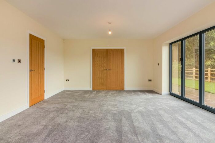 5 Bedroom Detached House For Sale In Fold Farm Lane, Netherton, Huddersfield, HD4
