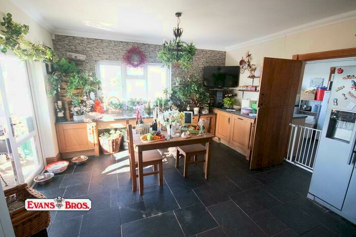 5 Bedroom Smallholding For Sale In Llanarthney, Nr Carmarthen, SA32