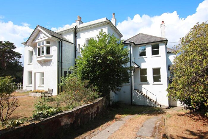 6 Bedroom Detached House For Sale In Headley Common Road, Headley, KT18