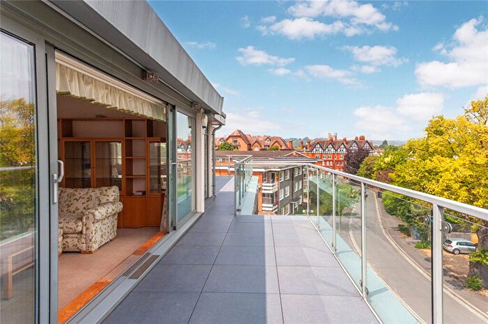 1 Bedroom Apartment For Sale In Meadow Road, Henley-on-Thames, Oxfordshire, RG9