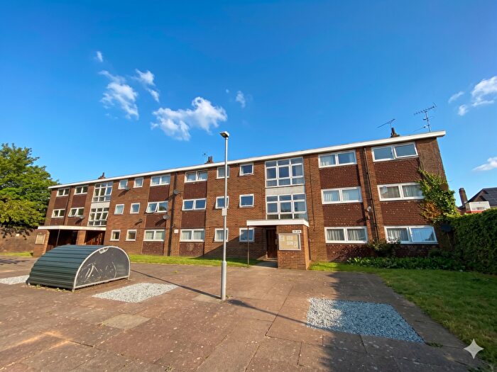 3 Bedroom Flat To Rent In Henrys Walk, Ilford, London, IG6