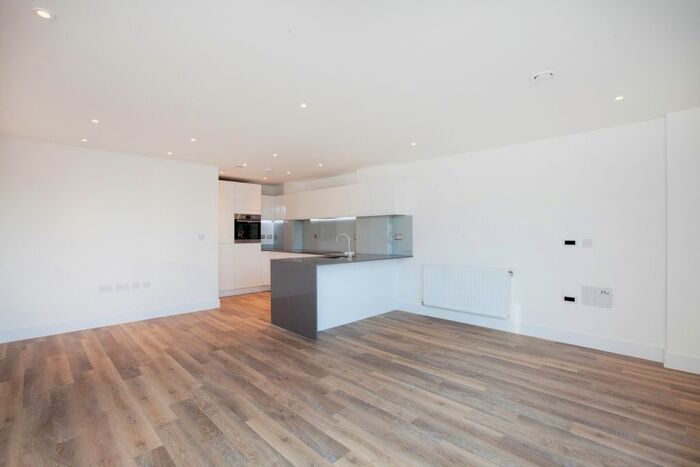 2 Bedroom Flat To Rent In Hartfield Road, London, SW19