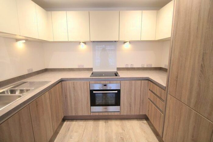 2 Bedroom Flat To Rent In Ringers Road, Bromley, BR1