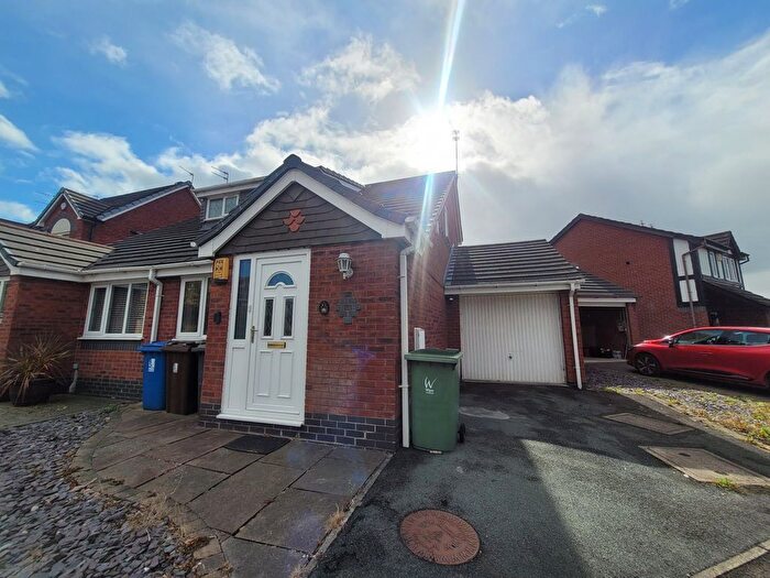 2 Bedroom Semi-Detached House To Rent In Wotton Drive, Ashton-In-Makerfield, Wigan, WN4