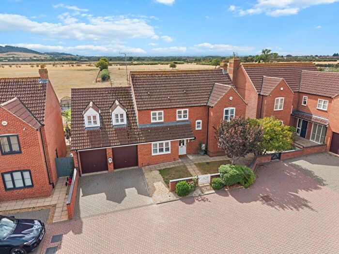 5 Bedroom Detached House For Sale In Upper Oaks Court, Aston-On-Carrant, GL20