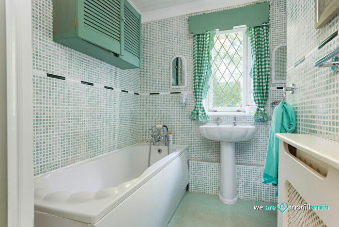 3 Bedroom End Of Terrace House For Sale In Middlewood Road North, Oughtibridge, S35