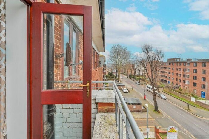 1 Bedroom Flat To Rent In Wigan House, Upper Clapton, London, E5