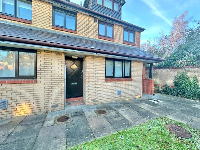 2 Bedroom Maisonette To Rent In Sleaford Street, Cambridge, CB1