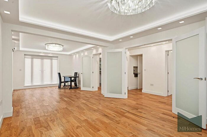 6 Bedroom Detached House To Rent In Danescroft Gardens, London, NW4