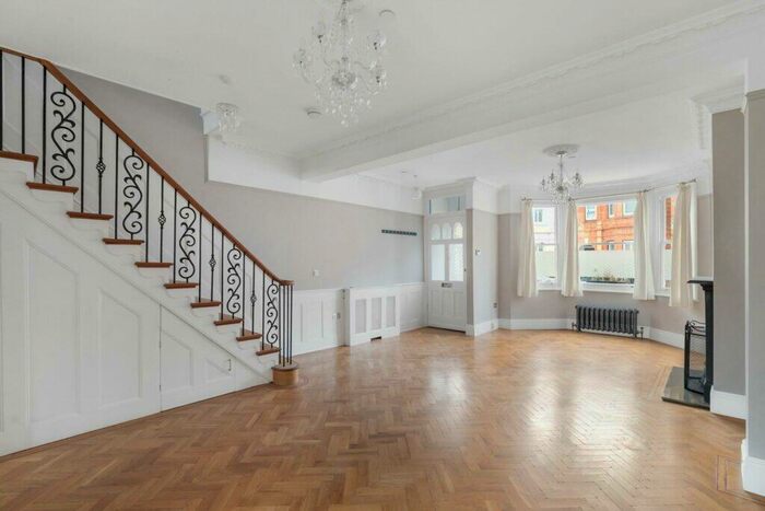 4 Bedroom Terraced House To Rent In Warwick Road, KT1