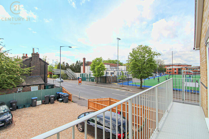 1 Bedroom Apartment To Rent In Railway Cottages, West Barnes Lane, New Malden, KT3