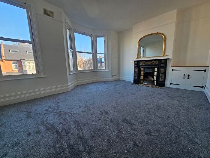 2 Bedroom Flat To Rent In Leghorn Road, Kensal Green, London, NW10