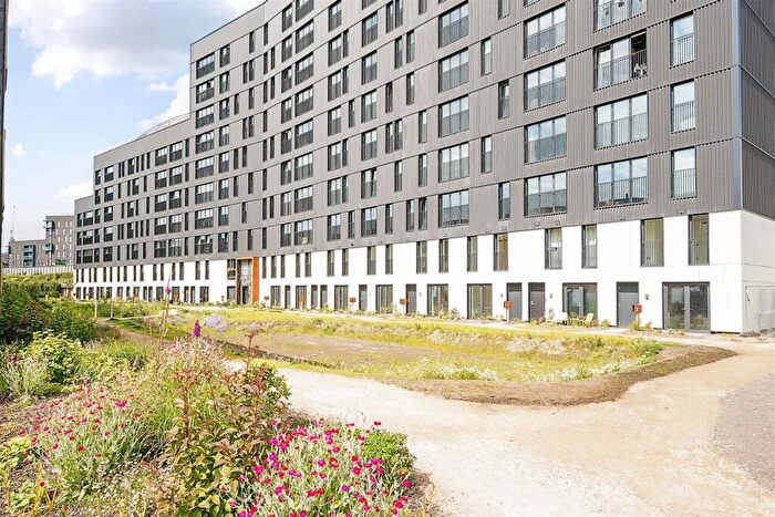 2 Bedroom Apartment To Rent In Aire Lofts, Climate Innovation District, LS9