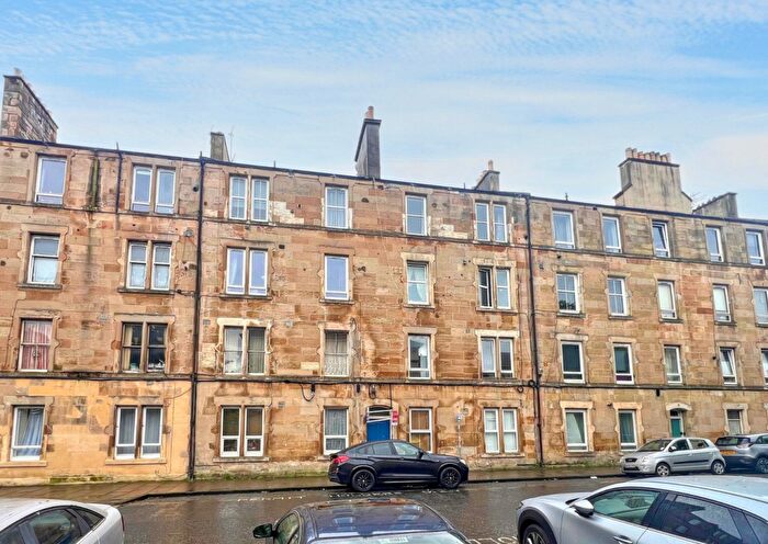 1 Bedroom Flat For Sale In Albert Street, Edinburgh, EH7