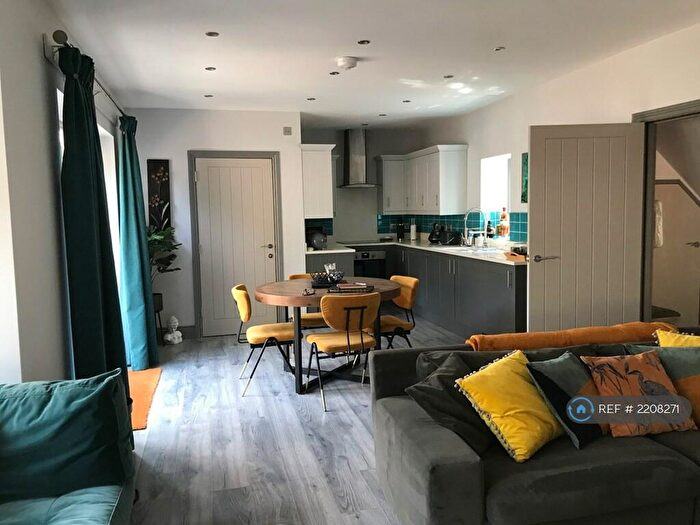 2 Bedroom Detached House To Rent In Church Road, Norwich, NR14