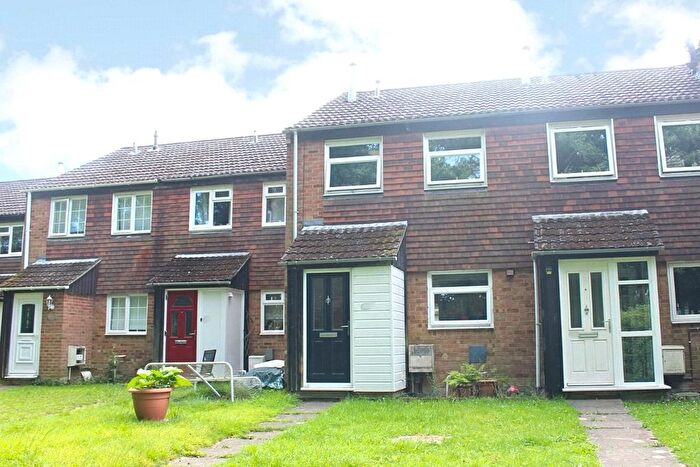 3 Bedroom Terraced House To Rent In Pinewood Park, Farnborough, Hampshire, GU14