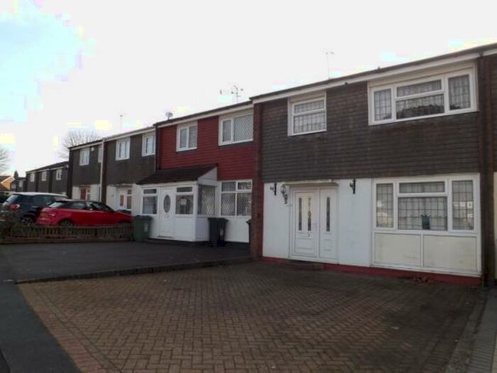 3 Bedroom Terraced House To Rent In Yardley Close, Oldbury, B68