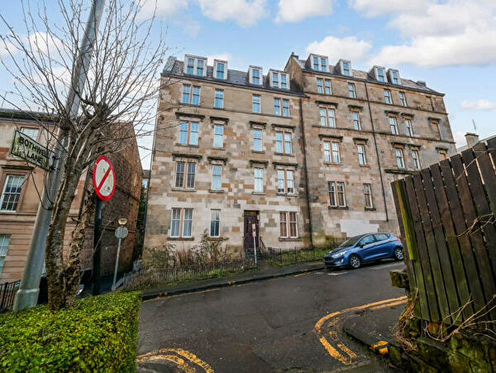 3 Bedroom Apartment To Rent In Glasgow Street, G12