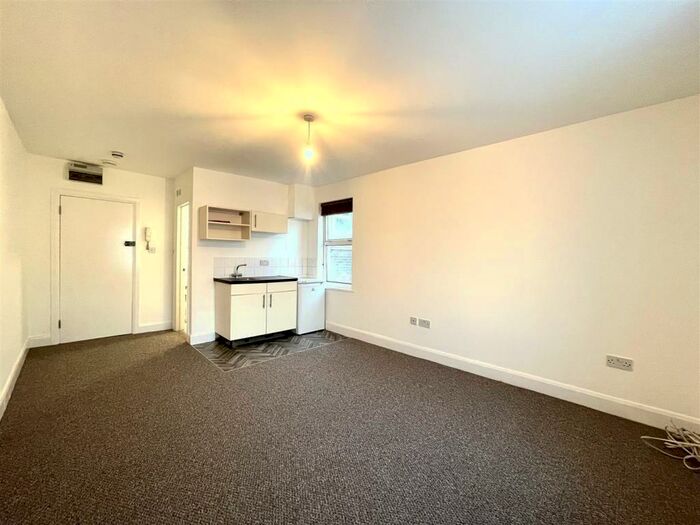 Studio To Rent In Tillotson Road, Edmonton, N9