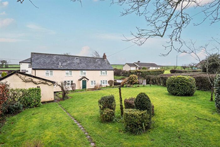 4 Bedroom Detached House For Sale In Washfield, Tiverton, EX16