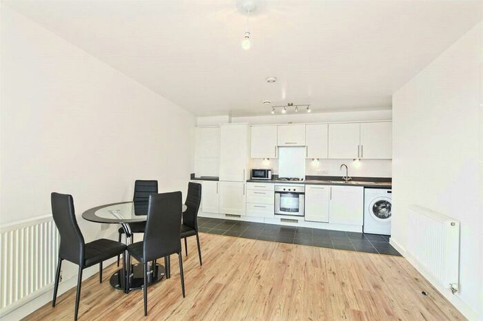 2 Bedroom Flat To Rent In The Drakes, Evelyn Street, London, SE8