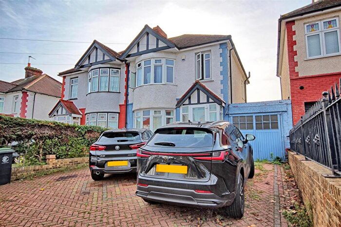 3 Bedroom Semi-Detached House For Sale In Honey Lane - Waltham Abbey, EN9