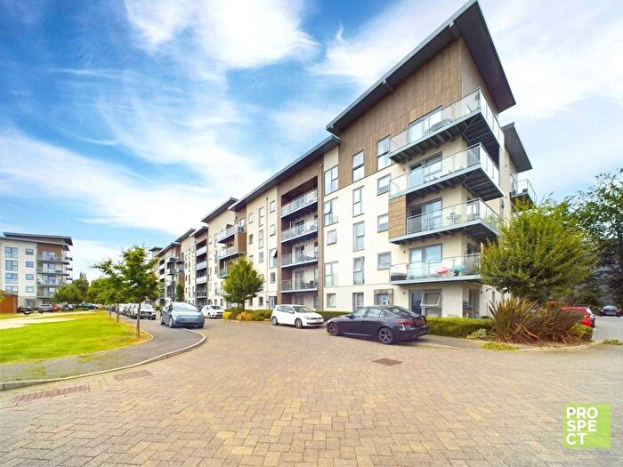 2 Bedroom Flat To Rent In Wallingford Way, Maidenhead, Berkshire, SL6