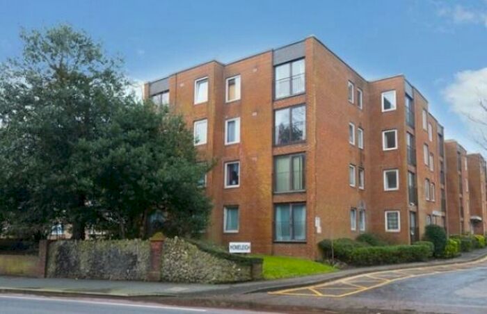 2 Bedroom Flat To Rent In Homeleigh, London Road, Patcham, Brighton, BN1