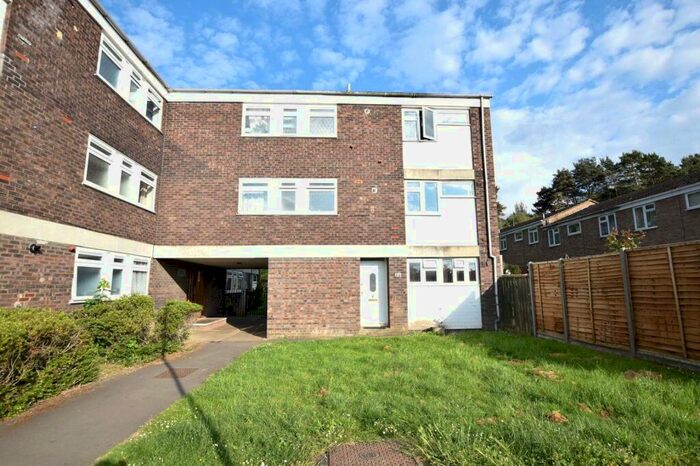 Studio To Rent In Ringwood, Bracknell, Berkshire, RG12