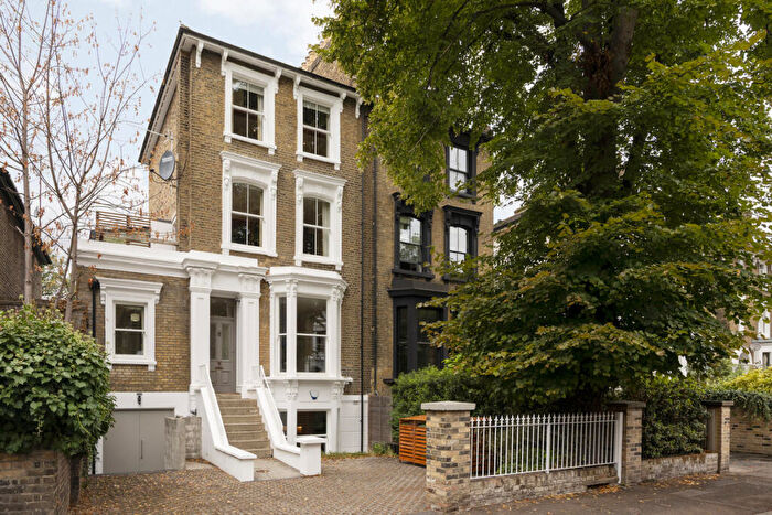5 Bedroom Semi Detached House For Sale In Navarino Road, London, E8