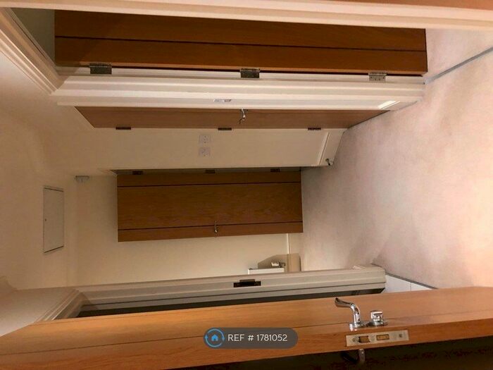 1 Bedroom Flat To Rent In Burlington Apartments, Bromley, BR2