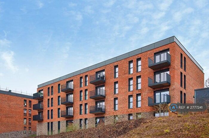 2 Bedroom Flat To Rent In Longbridge, Birmingham, B31